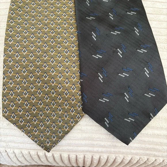 John Henry (2) Blue and Tan Silk Ties with Geometric Patterns - Picture 2 of 3